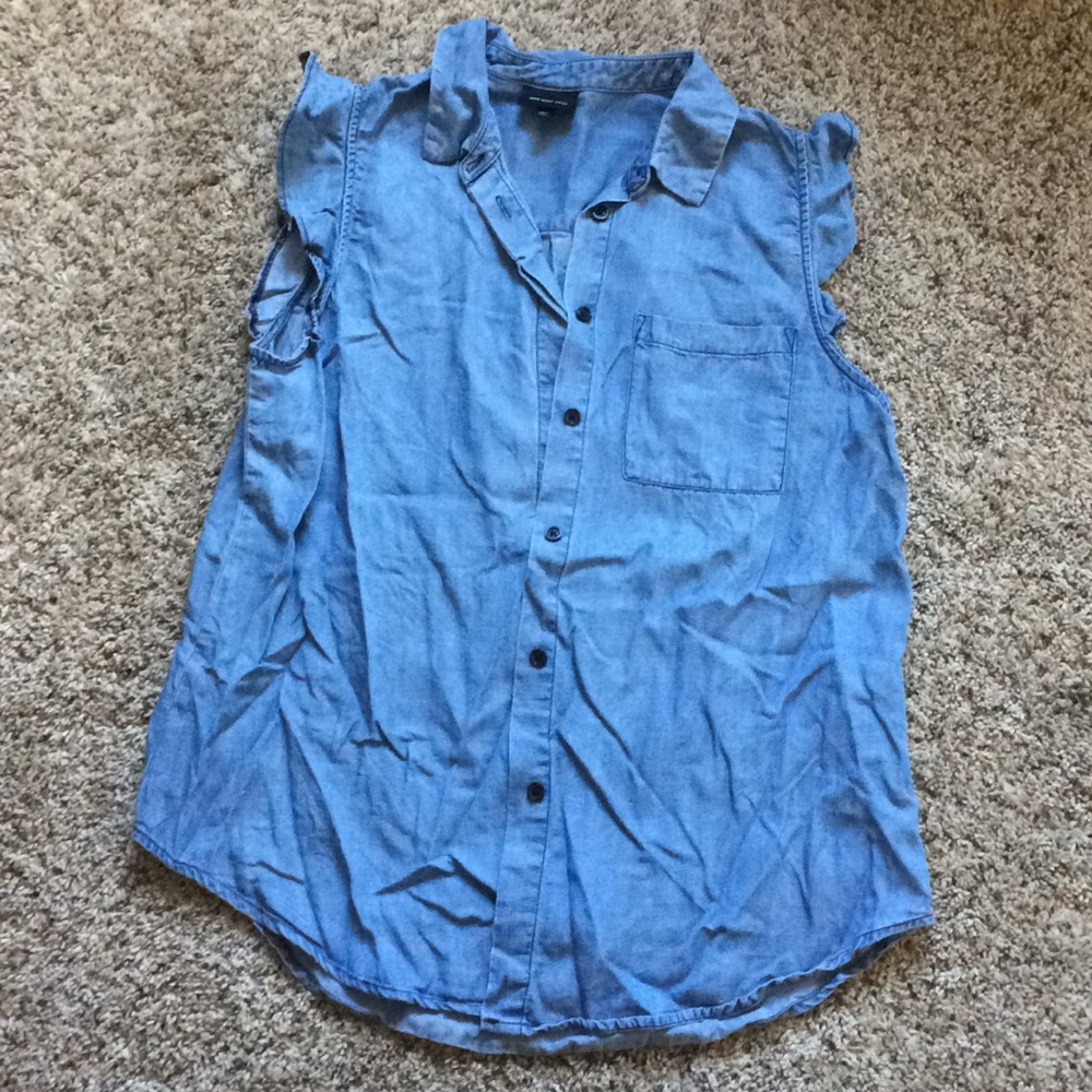 Sleeveless chambray blouse